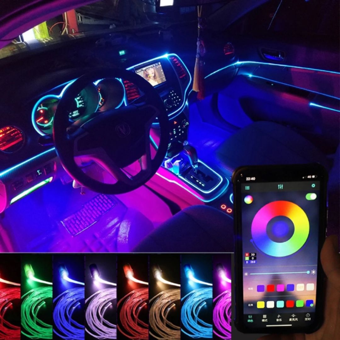 Illuminazione LED per un interno auto alla moda 